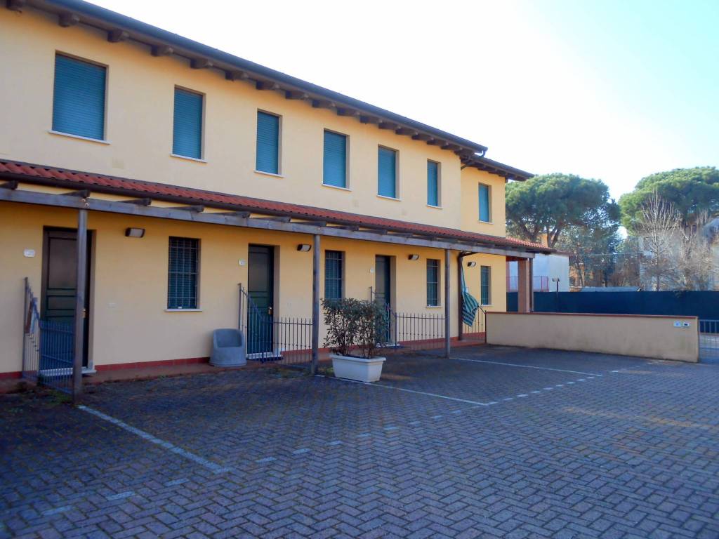 Villetta a schiera a Comacchio in Viale Germania, 37 - Foto 3