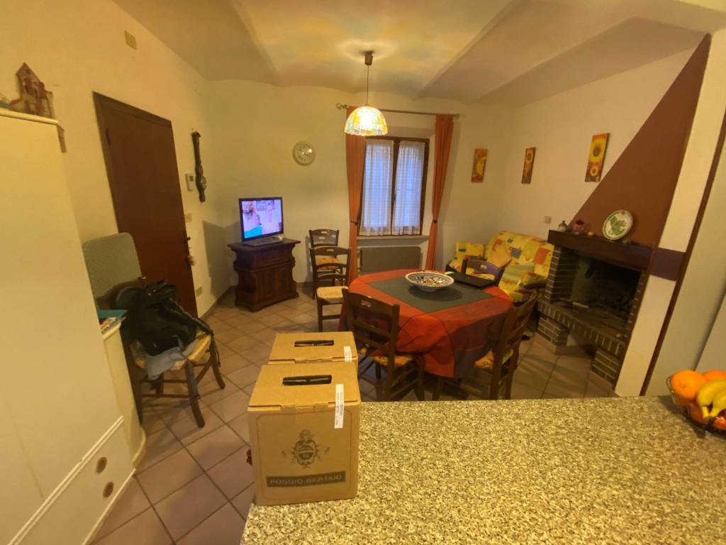 Casa indipendente a Castiglione del lago in Piazza San Lorenzo - Foto 3