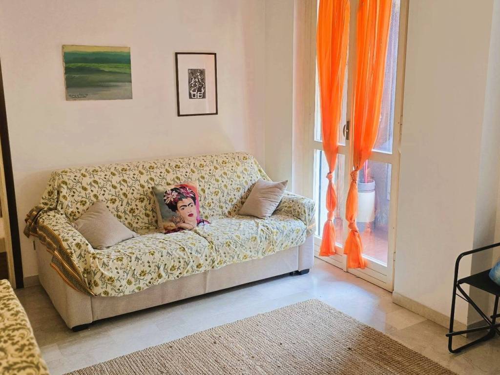 Appartamento a Laveno-mombello in Piazza Vittorio Veneto, 16 - Foto 2