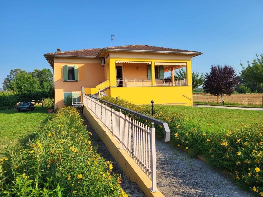 Villa a Roccabianca in Strada Cinta Fossa - Foto 2