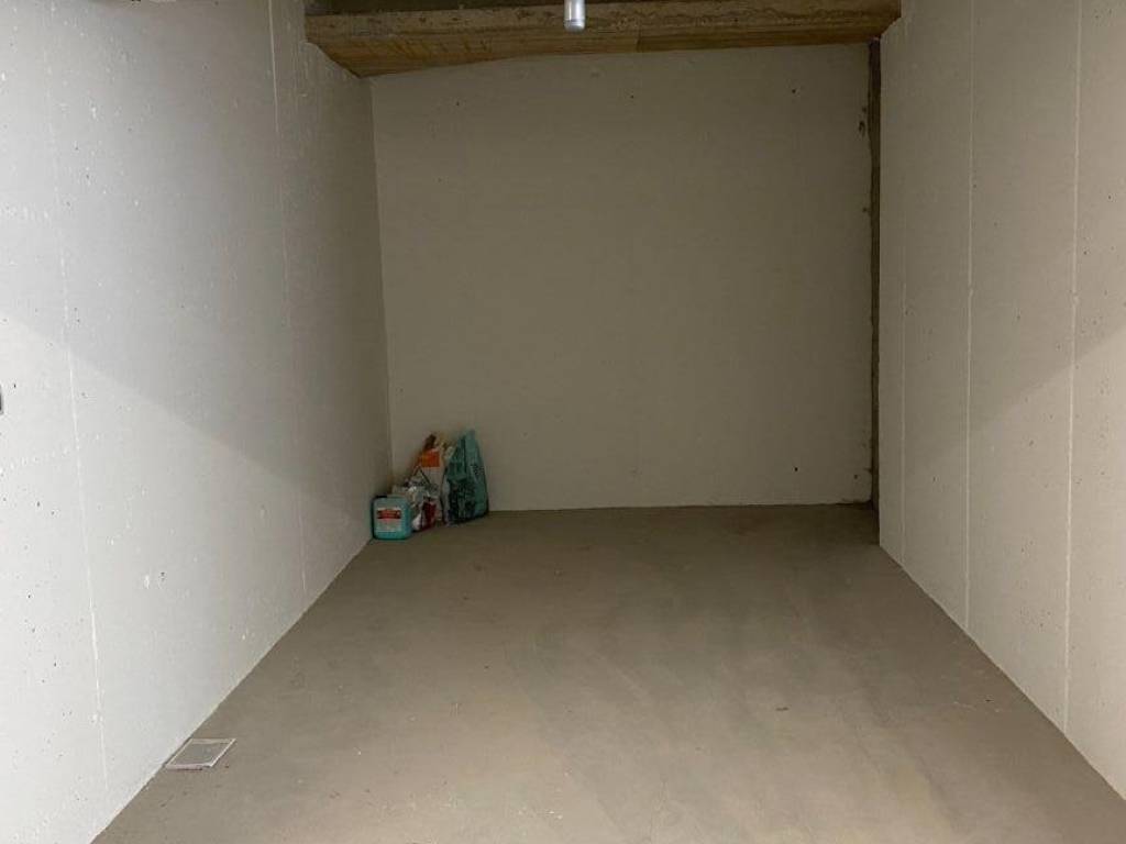 Box / garage a San giovanni lupatoto in Via Bruno Biasioli, 1 - Foto 2