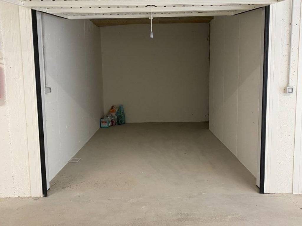Box / garage a San giovanni lupatoto in Via Bruno Biasioli, 1 - Foto 3