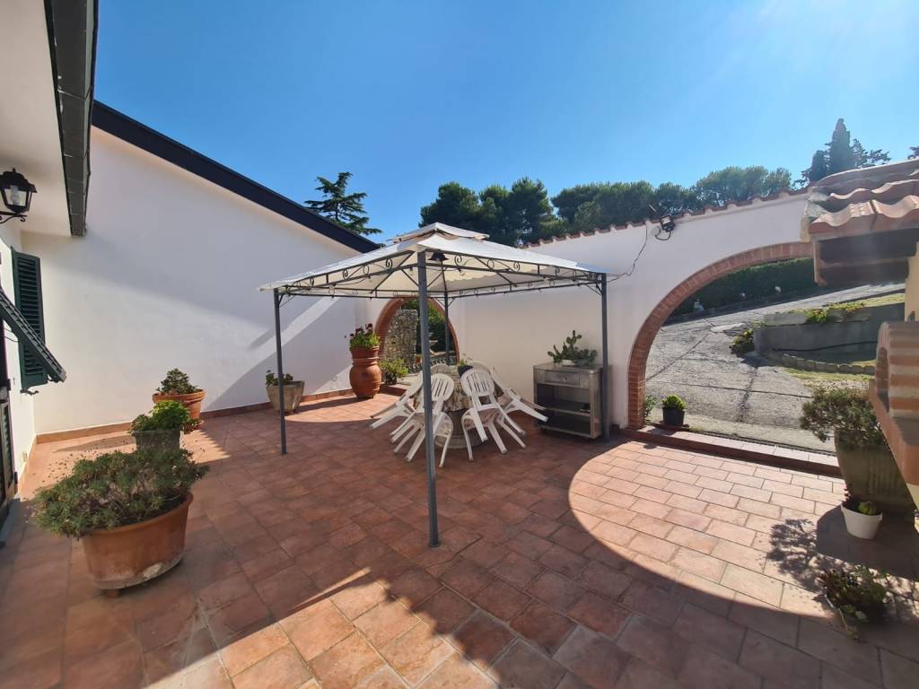 Villa a Castellina marittima in Via della Repubblica - Foto 2