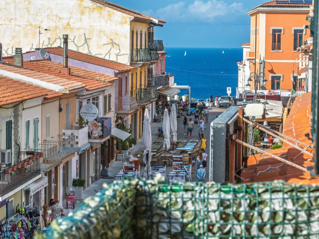 Appartamento a Santa teresa gallura in Via Carlo Felice, 22 - Foto 2