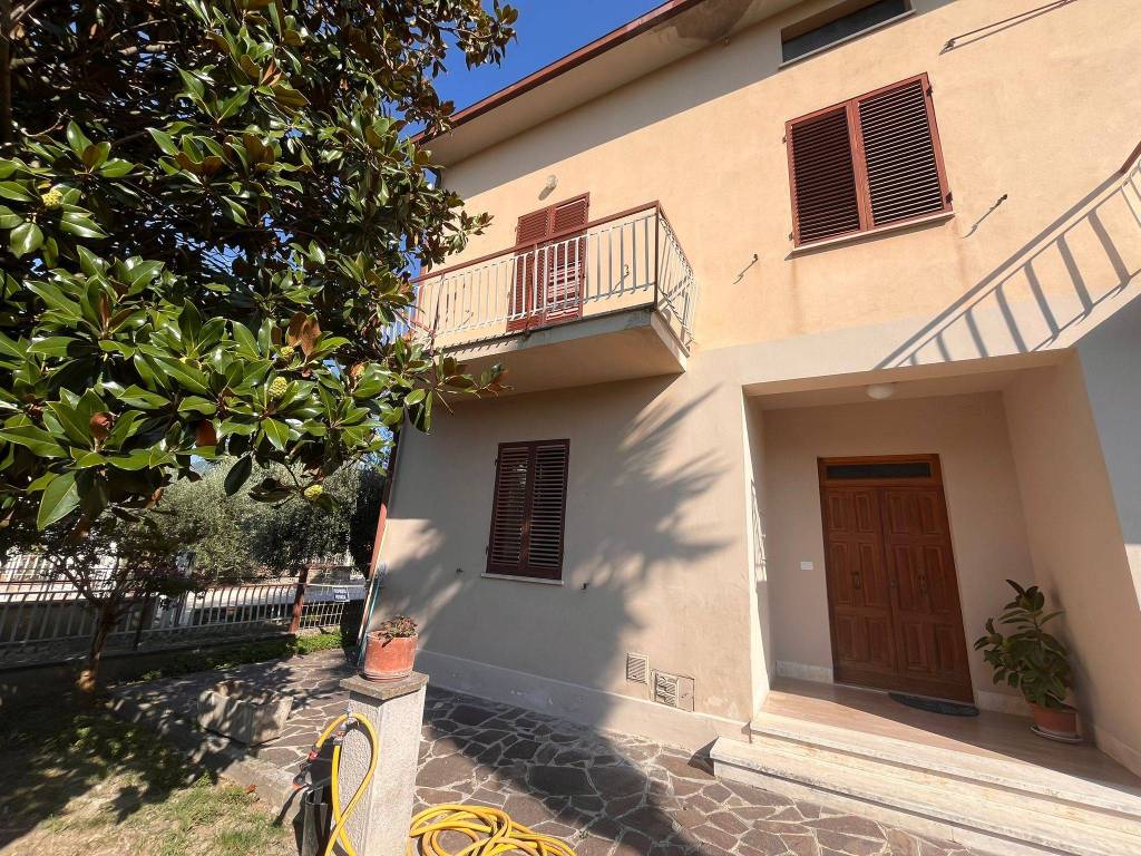 Appartamento a Assisi in Via Armando Diaz, 59 - Foto 4