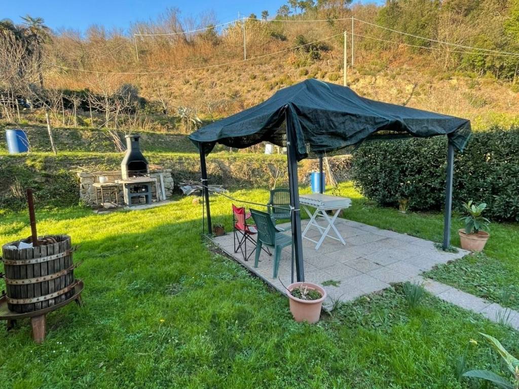 Villa a Follo in Via Brigate Partigiane - Foto 2