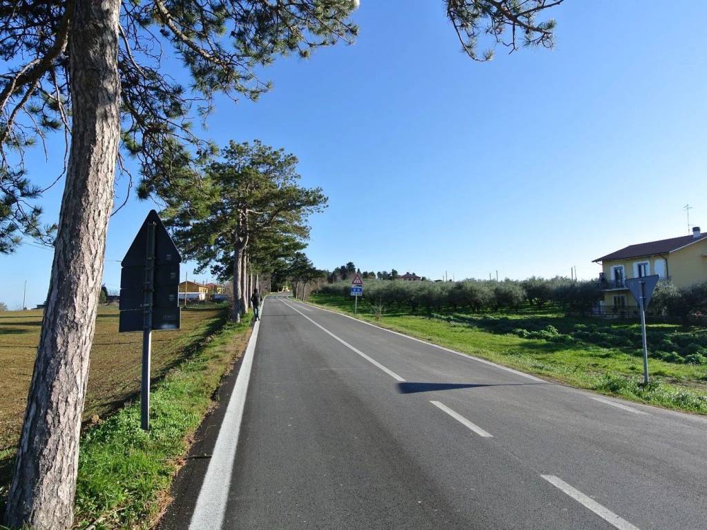 Terreno a Loreto aprutino in CONTRADA TARALLO 5571 - Foto 2