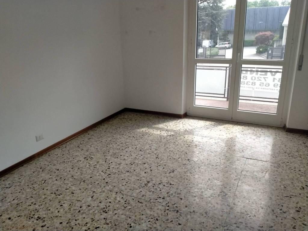 Appartamento a Cantù in Via Milano, 93 - Foto 2