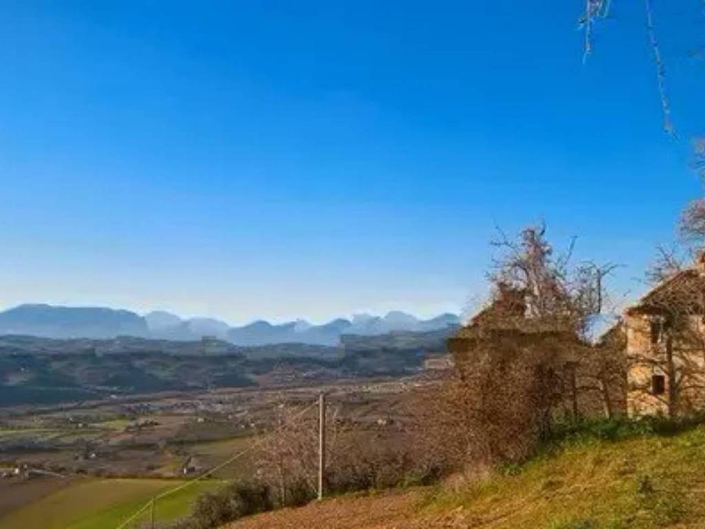 Rustico / casale a Monterubbiano in Contrada Canniccio, Snc - Foto 2