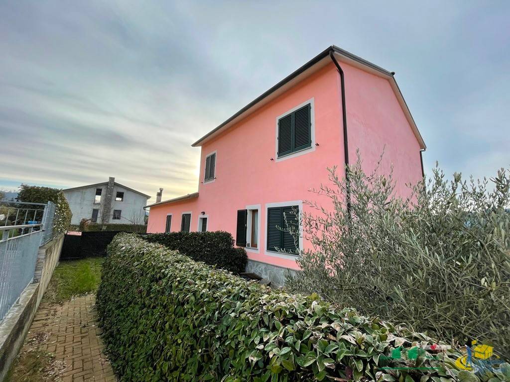 Appartamento a Brugnato in Via Macero - Foto 4