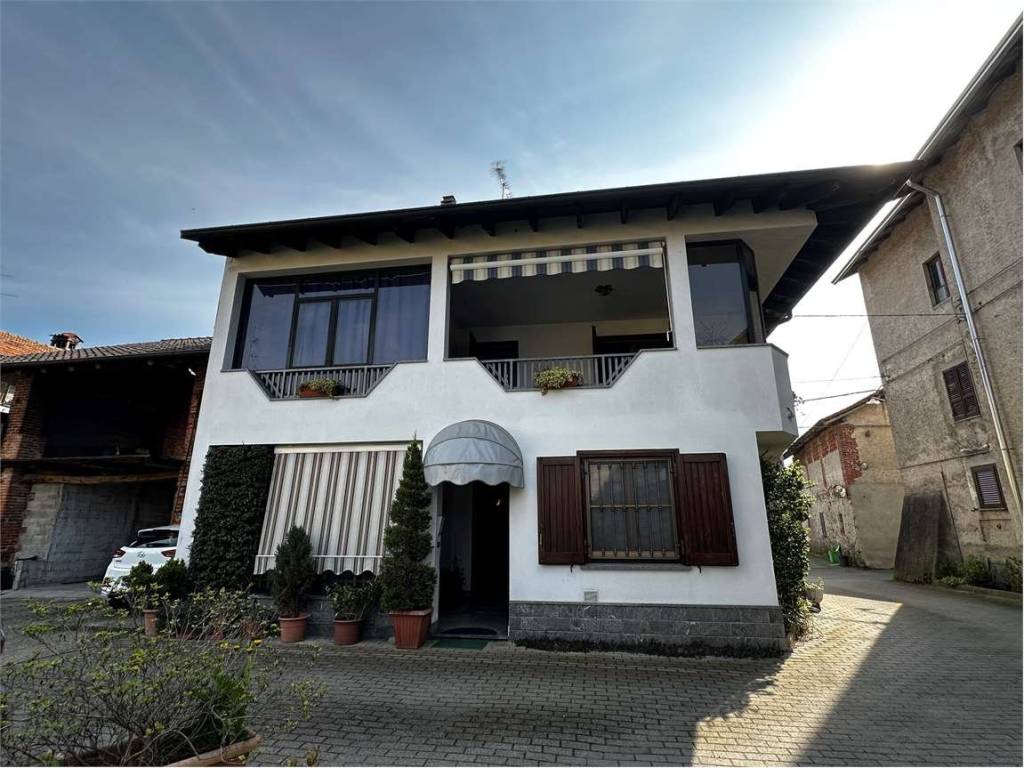 Casa indipendente a Fontaneto d'agogna - Foto 2