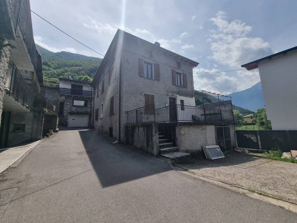 Villa a Dubino in Via Spinida, 4 - Foto 2