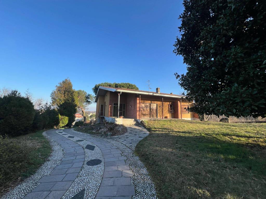 Villa a Jerago con orago in Via San Giovanni Bosco, 7 - Foto 2