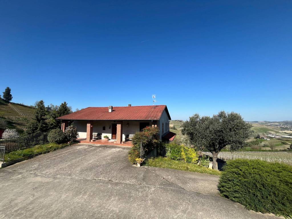 Villa a Canelli in Regione Aie - Foto 2