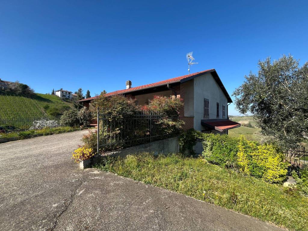 Villa a Canelli in Regione Aie - Foto 5