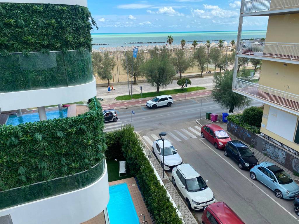 Attico / mansarda a Pescara in Viale della Riviera, 163 - Foto 2