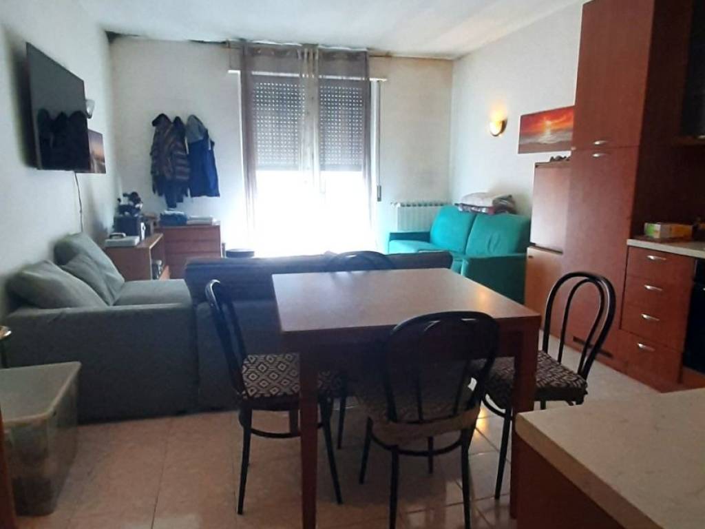 Appartamento a Novara in Viale Dante Alighieri, 49 - Foto 2