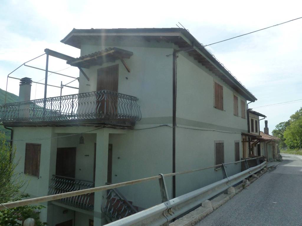 Casa indipendente a Carsoli in Via Trento, 29 - Foto 2