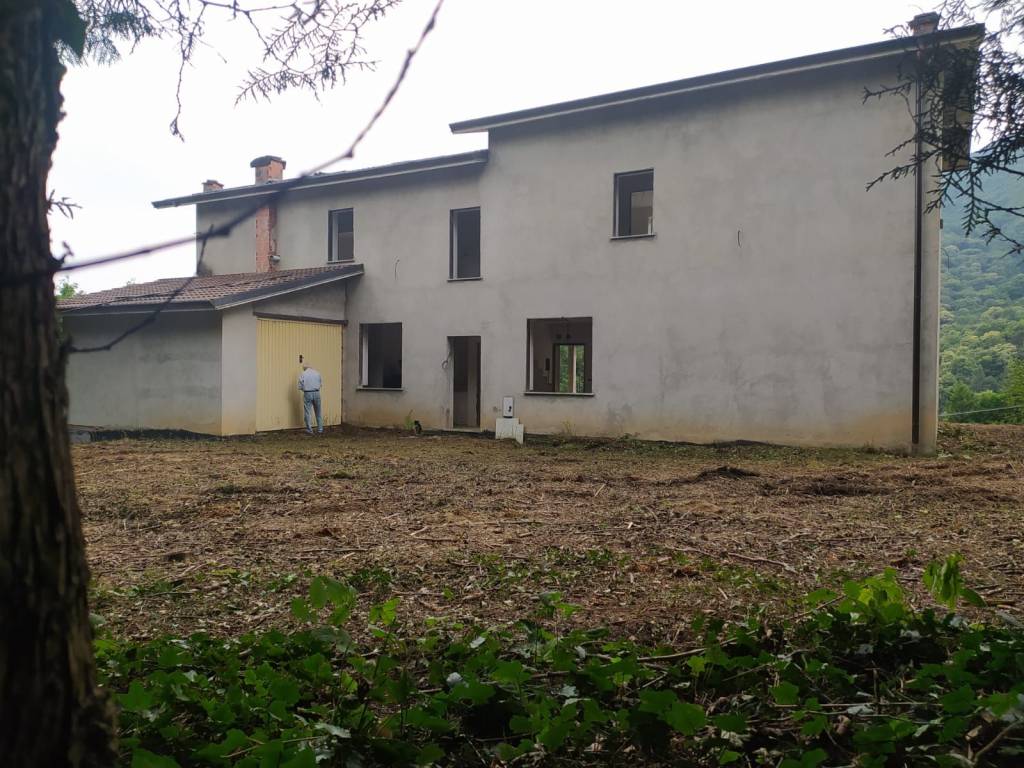 Villa a Bagnolo piemonte in Via Resiassa, 6 - Foto 2