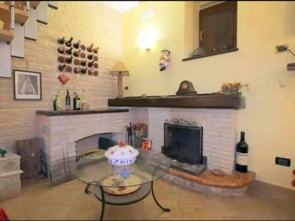Casa indipendente a Volturino in Via Francesco Petrarca - Foto 2