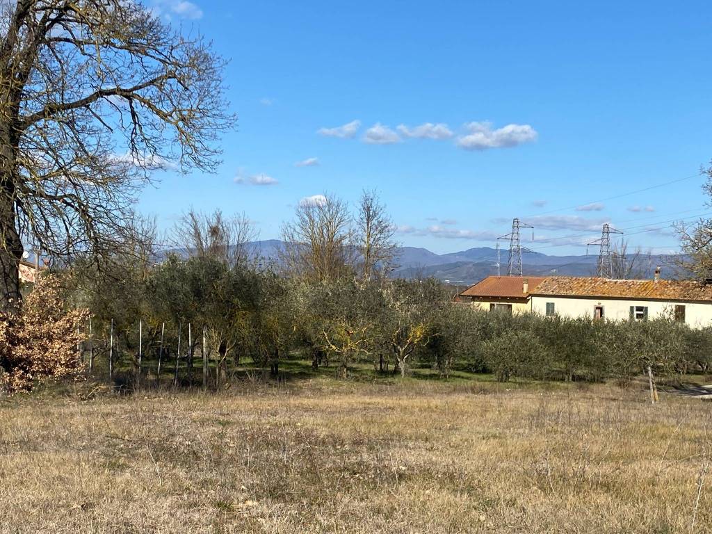 Terreno a Castiglione del lago in Via Soccorso - Foto 2
