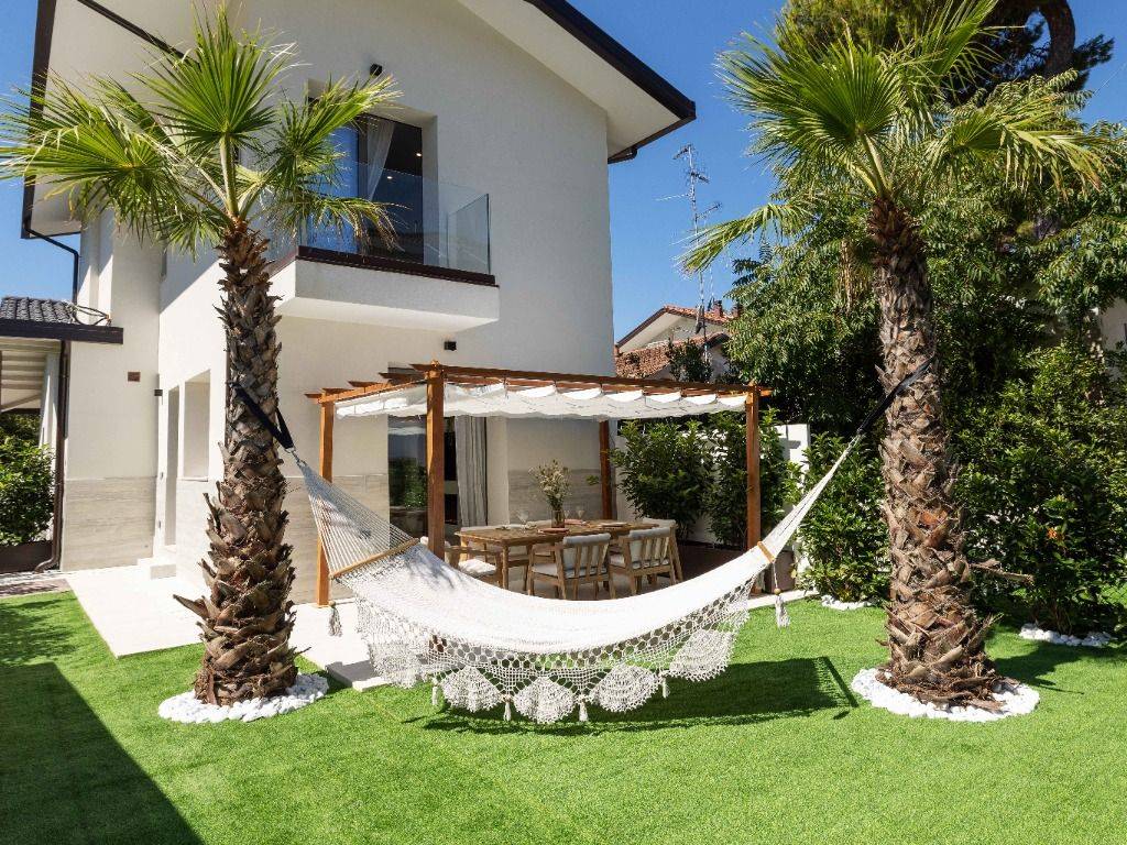 Casa indipendente a Riccione in Viale Fabio Filzi, 11 - Foto 4