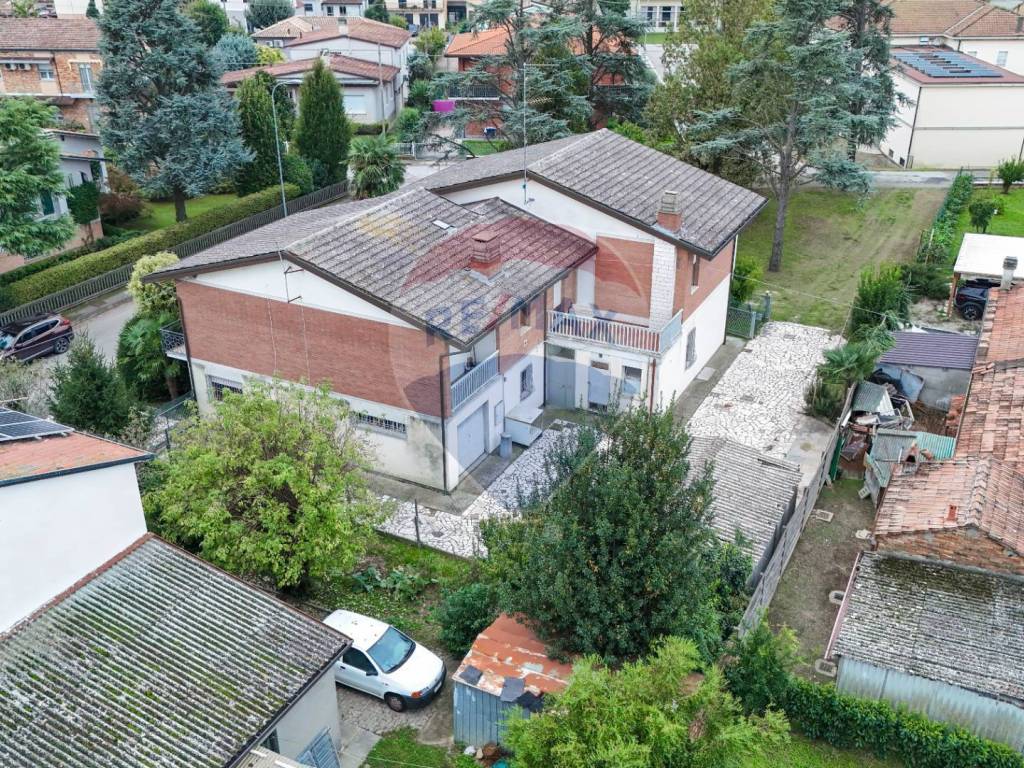 Villa a Lugo in Via Carlo Cattaneo, 3 - Foto 2