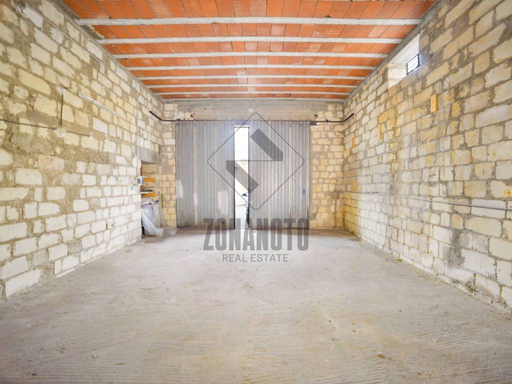 Loft / open space a Noto in Largo Nazario Sauro, 3 - Foto 2