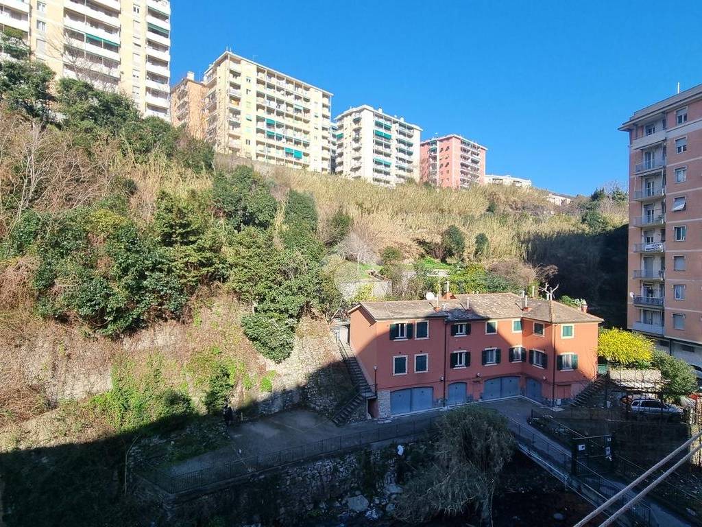 Appartamento a Genova in Via Fereggiano, 97 - Foto 2