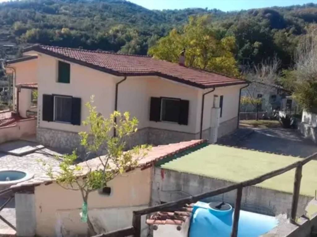 Villa a Roccagloriosa in Via Mortelle (Roccagloriosa) - Foto 2