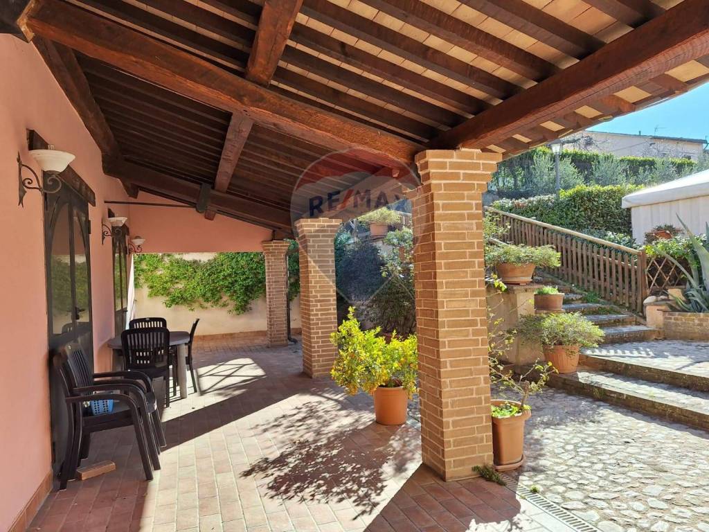 Casa indipendente a Trevi in Località Agozzi - Foto 4