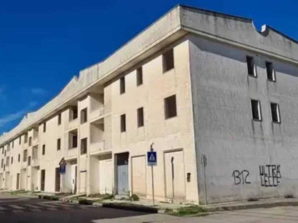 Palazzo / stabile a Salice salentino in Via Pietro Nenni - Foto 2