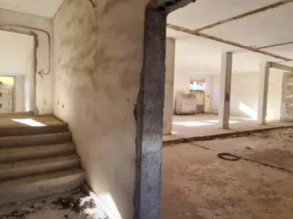 Palazzo / stabile a Salice salentino in Via Pietro Nenni - Foto 5