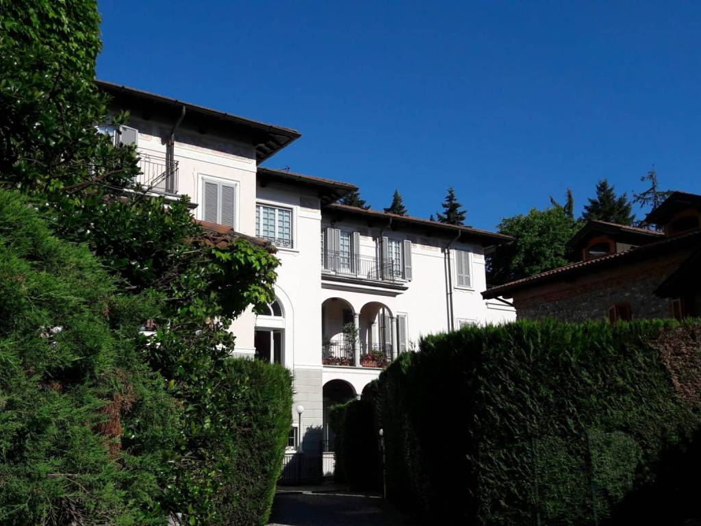 Appartamento a Varese in Via Francesco Caracciolo, 87 - Foto 3