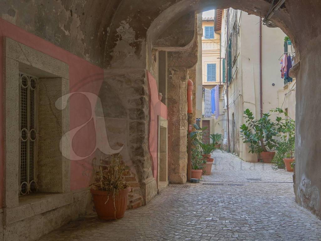Appartamento a Terracina in Via Mura San Paolo, 7 - Foto 3