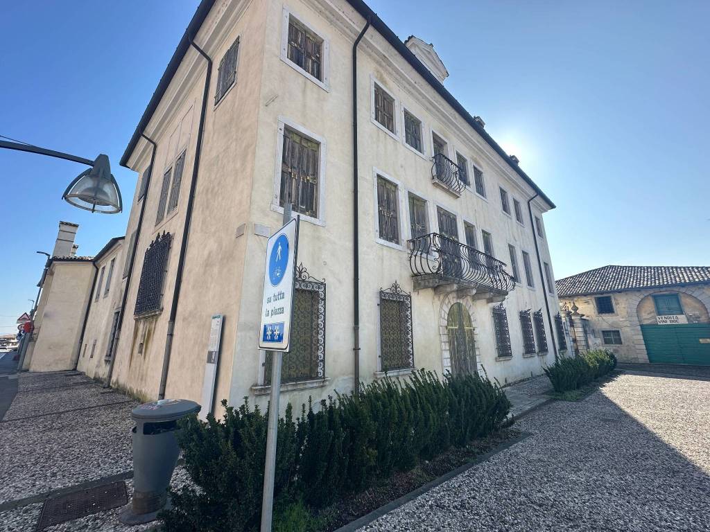 Palazzo / stabile a Turriaco in Piazza della Libertà, 1 - Foto 2