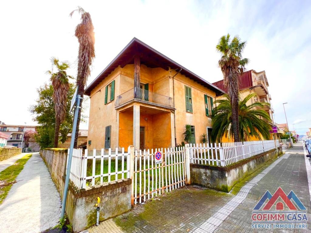 Casa indipendente a Sora in Viale San Domenico, 2 - Foto 2