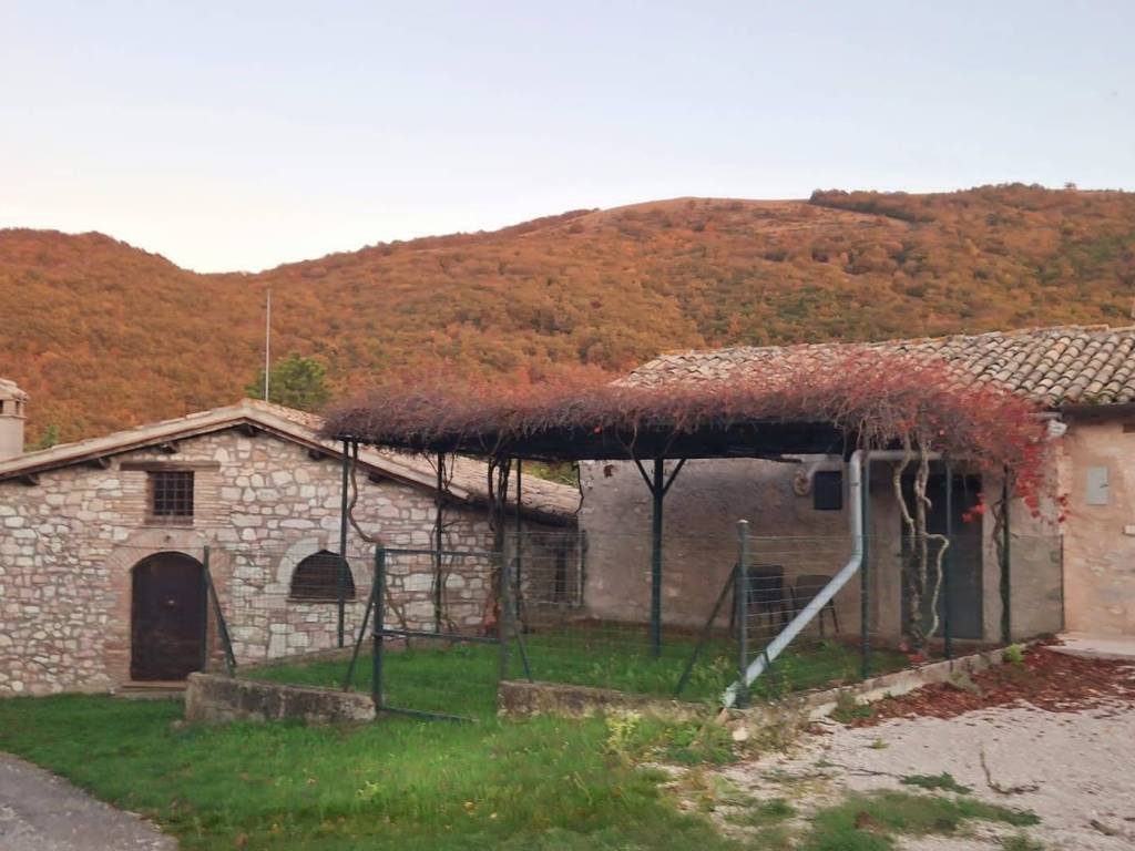 Casa indipendente a Trevi in Via San Francesco - Foto 3