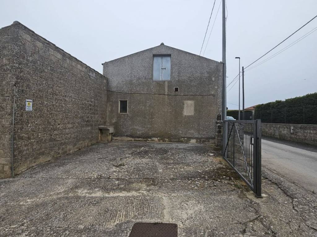 Villa a Noto in Strada Provinciale Palazzolo-Testa dell'Acqua-Noto, 34 - Foto 2