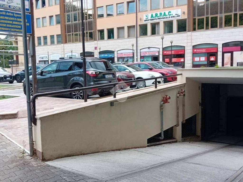 Box / garage a Avellino in Via Circumvallazione, 158 - Foto 4