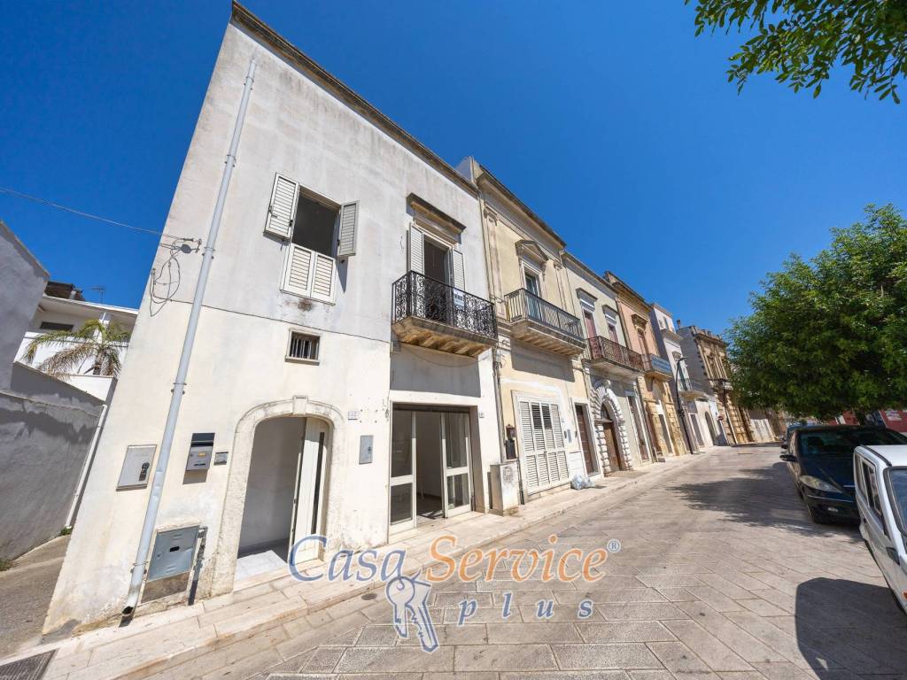 Casa indipendente a Neviano in Via Principe di Napoli - Foto 4