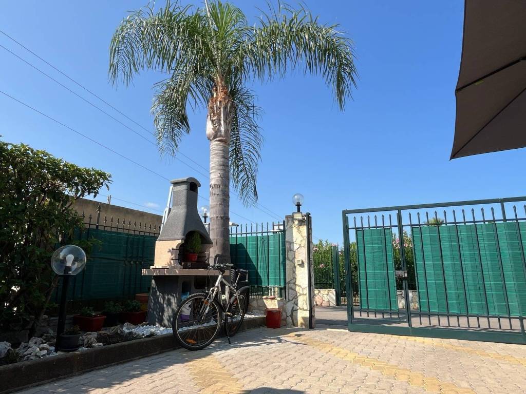 Villa a Campofelice di roccella in Viale San Francesco, 37 - Foto 3