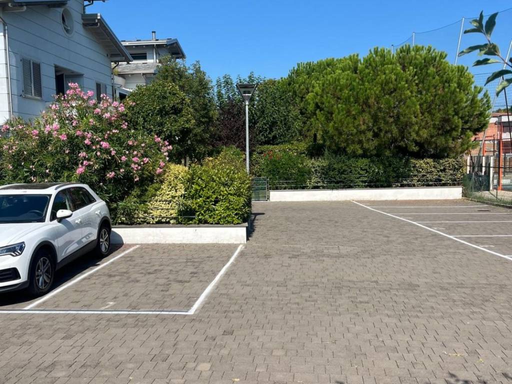 Box / garage a Cervia in Via Monte Cimone, 11 - Foto 2