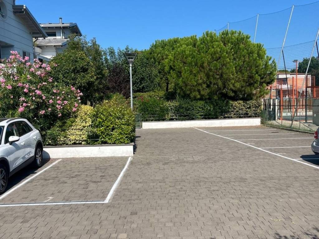 Box / garage a Cervia in Via Monte Cimone, 11 - Foto 3