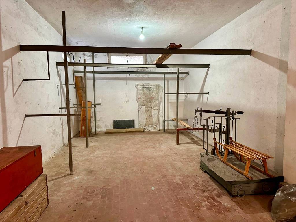 Box / garage a Finale ligure in Via Gilberto Govi - Foto 3
