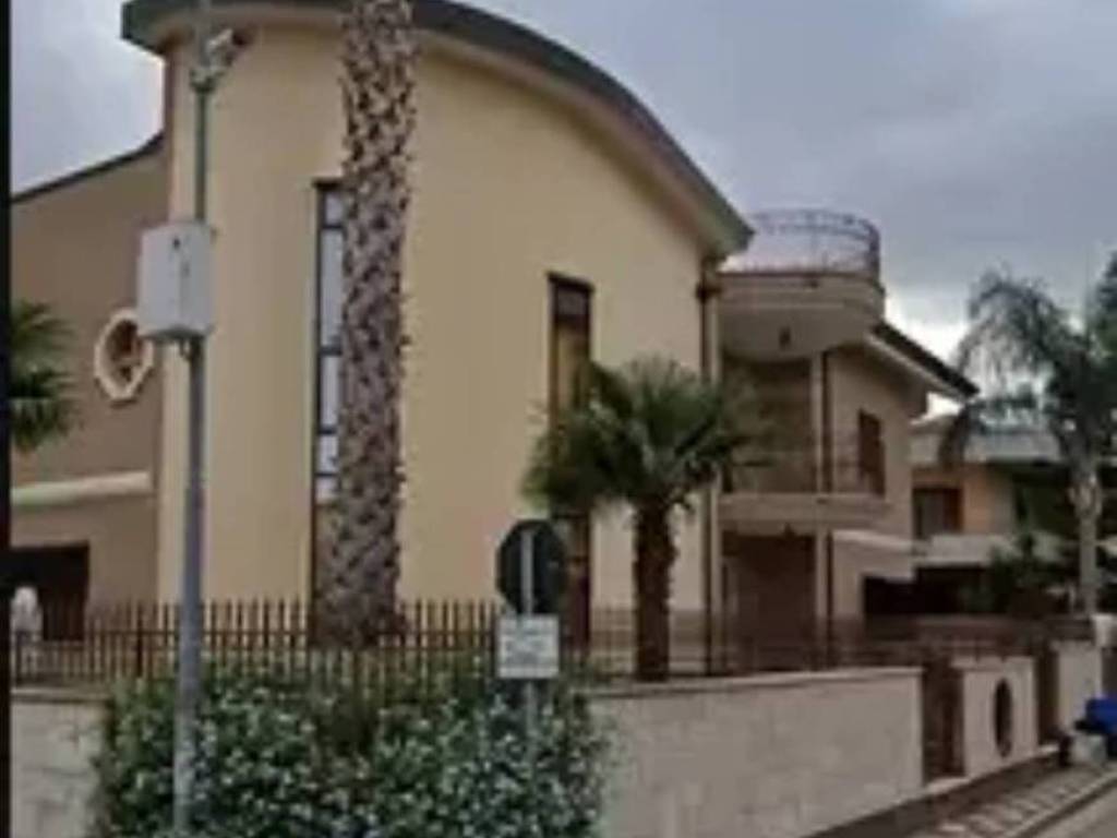 Villa a Gricignano di aversa in Via Carlo Alberto Dalla Chiesa - Foto 2
