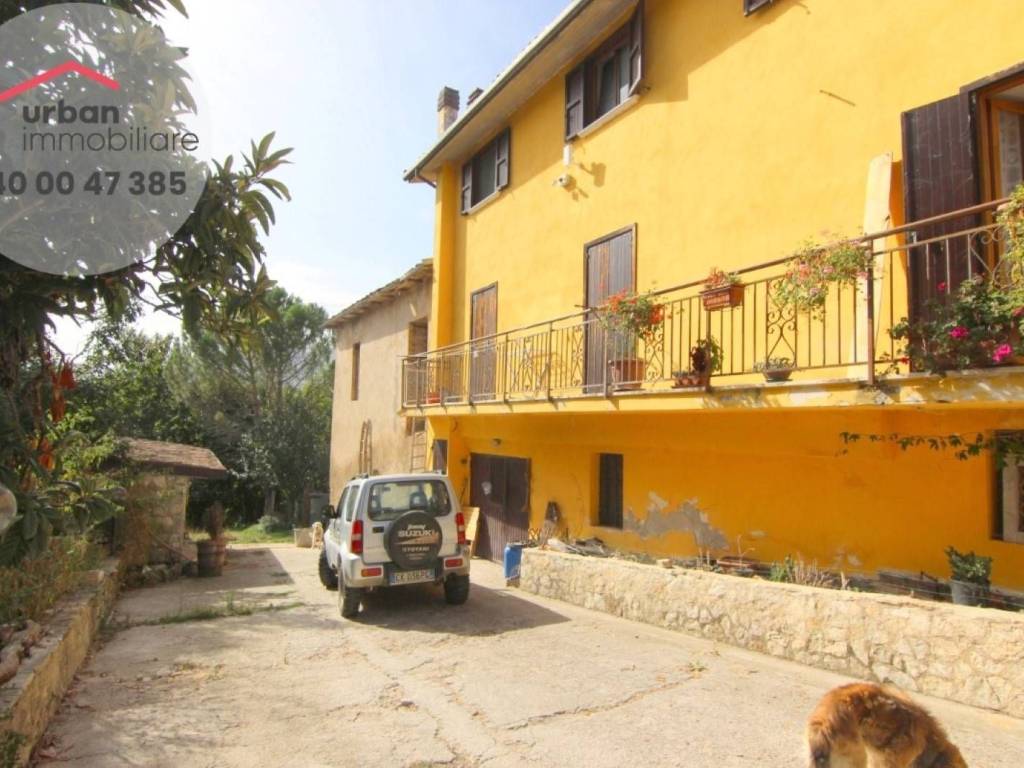 Appartamento a Tornimparte in Via Colle Fiascone, 7 - Foto 2