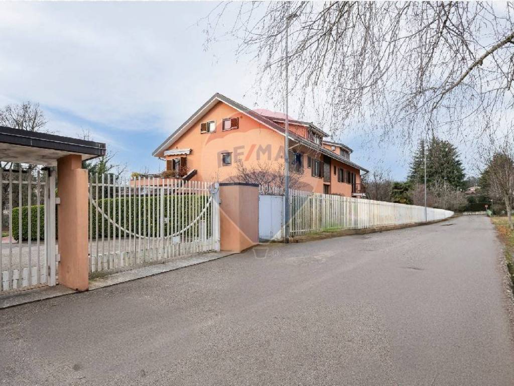 Appartamento a Besnate in Via De Gasperi, 27 - Foto 2