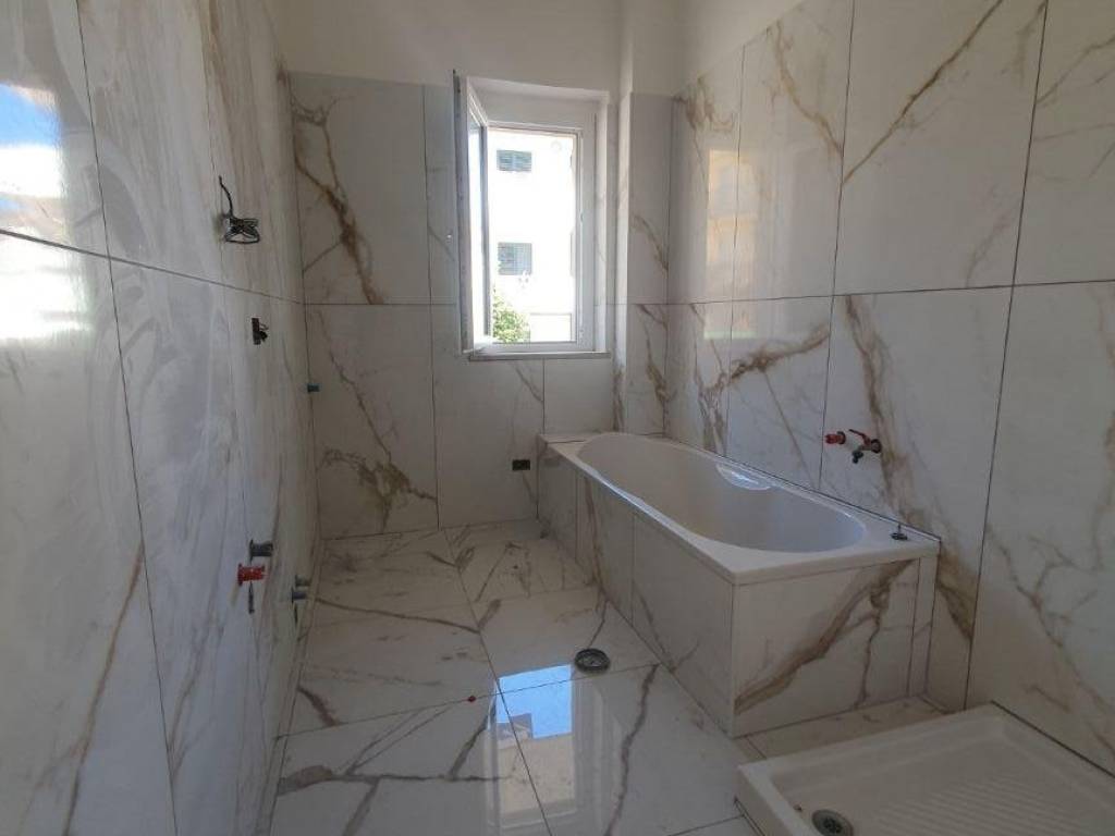 Appartamento a Vibo valentia in Viale Senatore Parodi Traversa 6 - Foto 4