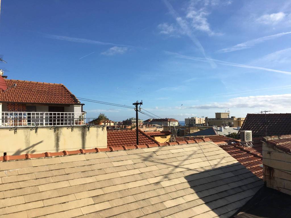 Appartamento a Spotorno in Via Demaestri - Foto 2